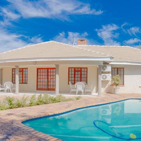Green Lagoon Guest House Gaborone Eksteriør bilde