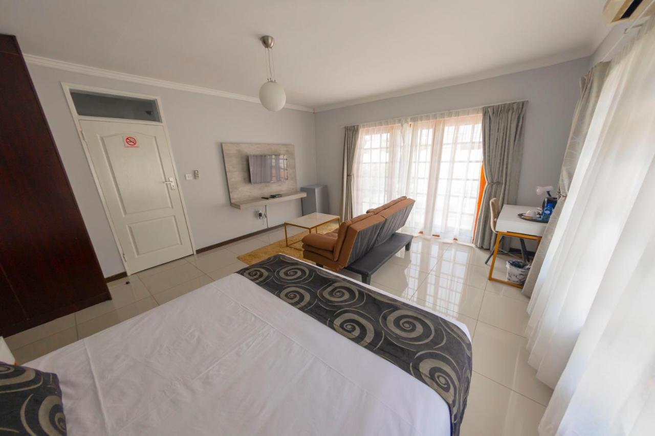 Green Lagoon Guest House Gaborone Eksteriør bilde