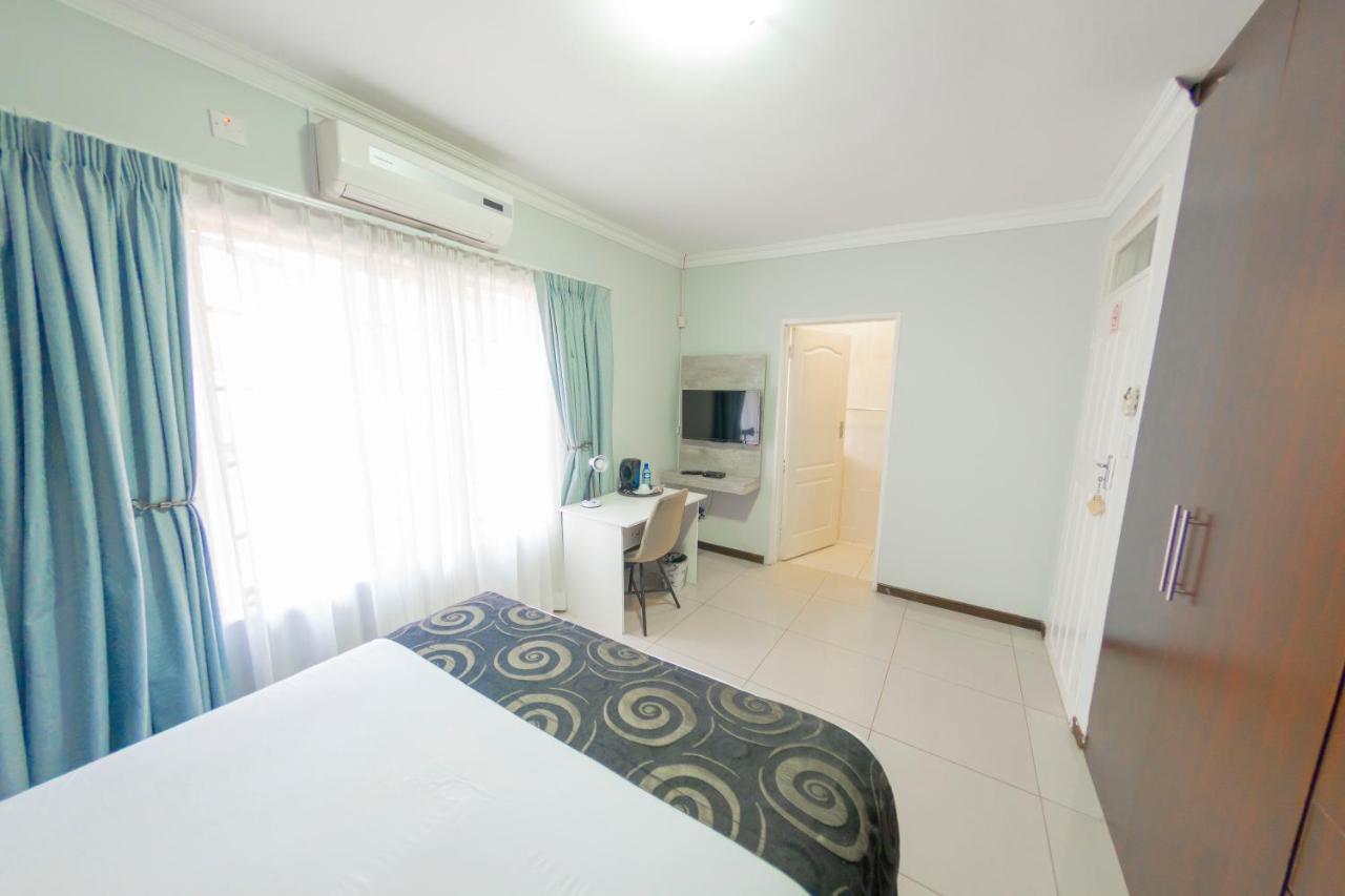 Green Lagoon Guest House Gaborone Eksteriør bilde